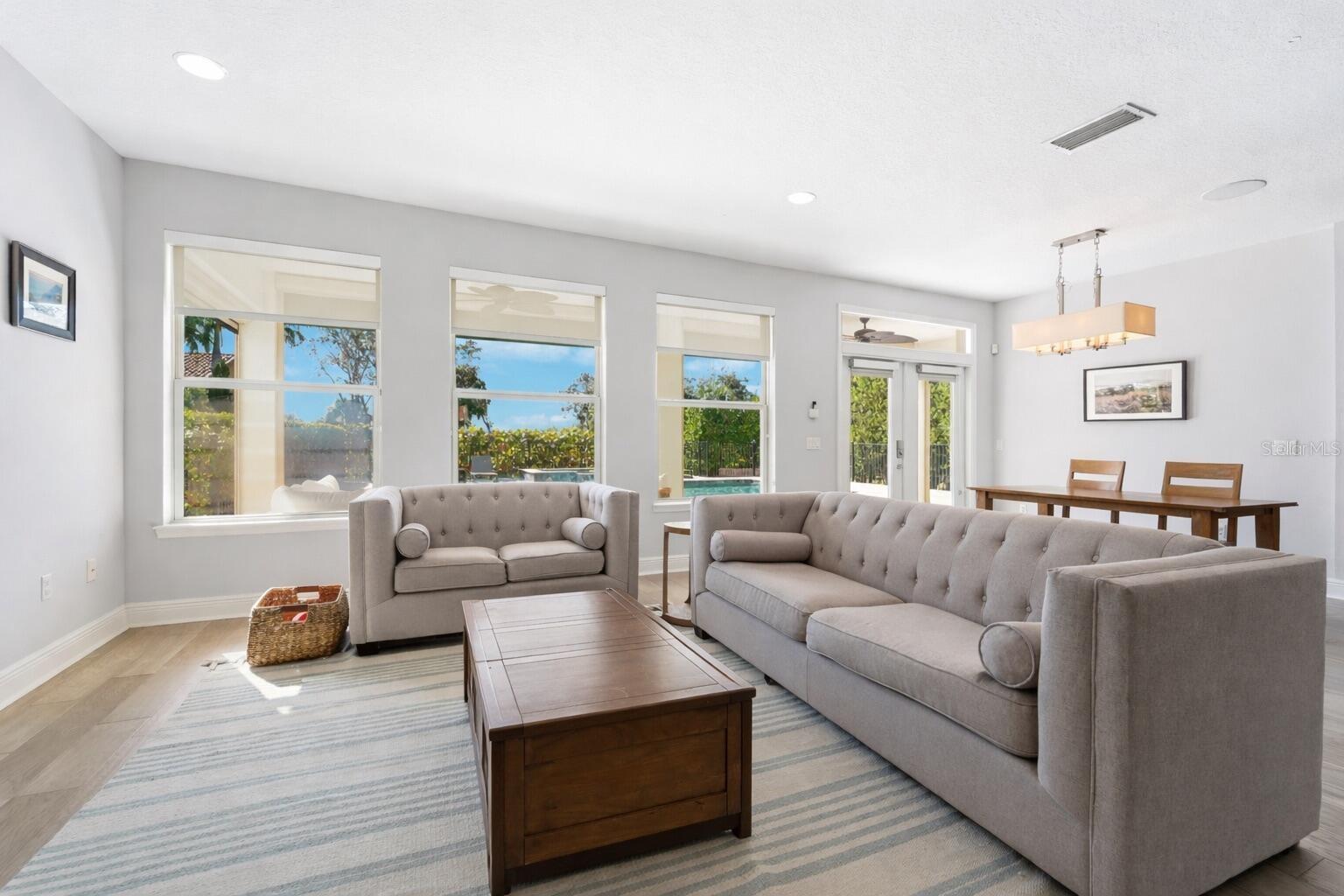 ESTUARY OF MOBBLY BAY - Residential