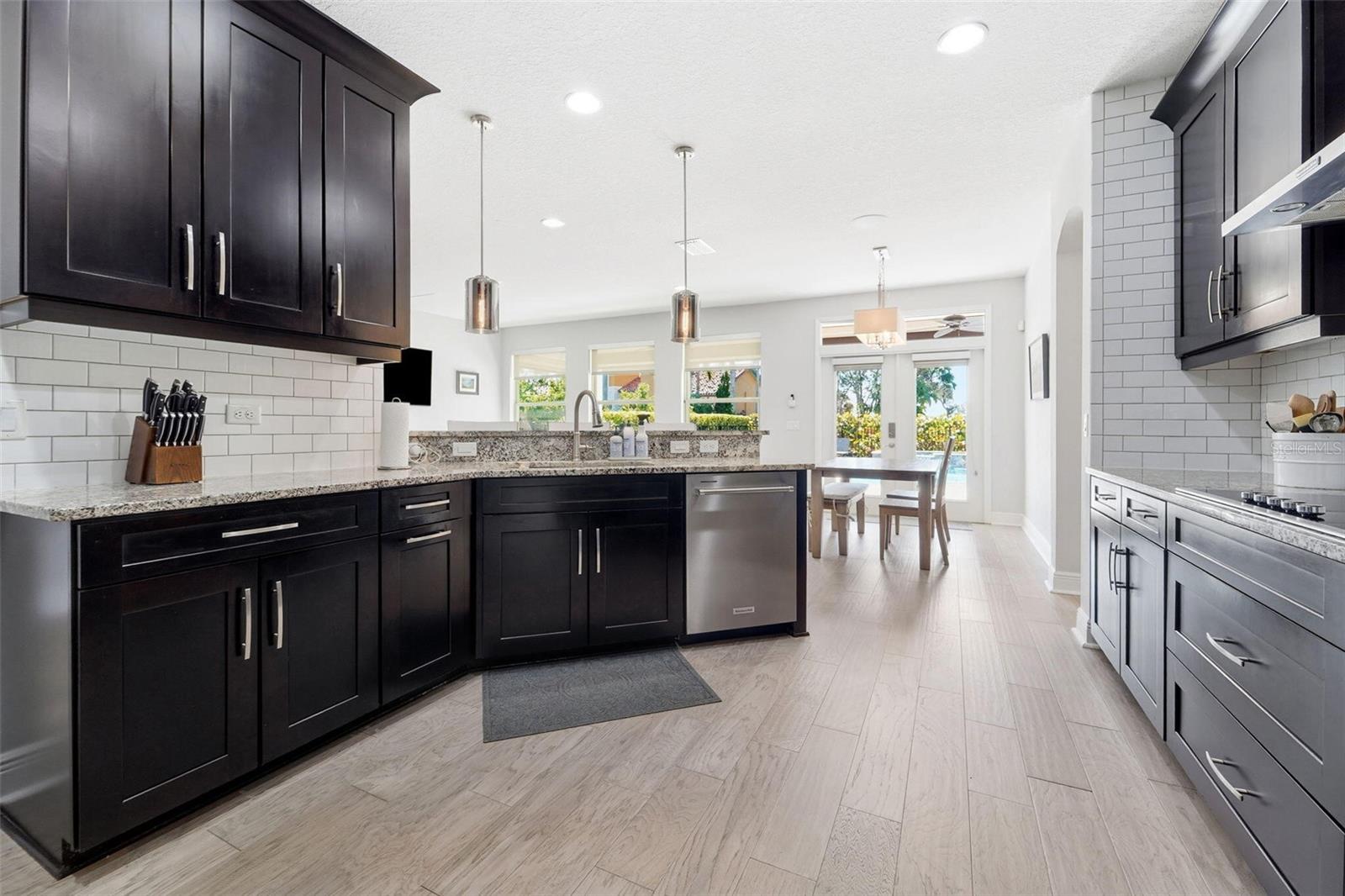 ESTUARY OF MOBBLY BAY - Residential