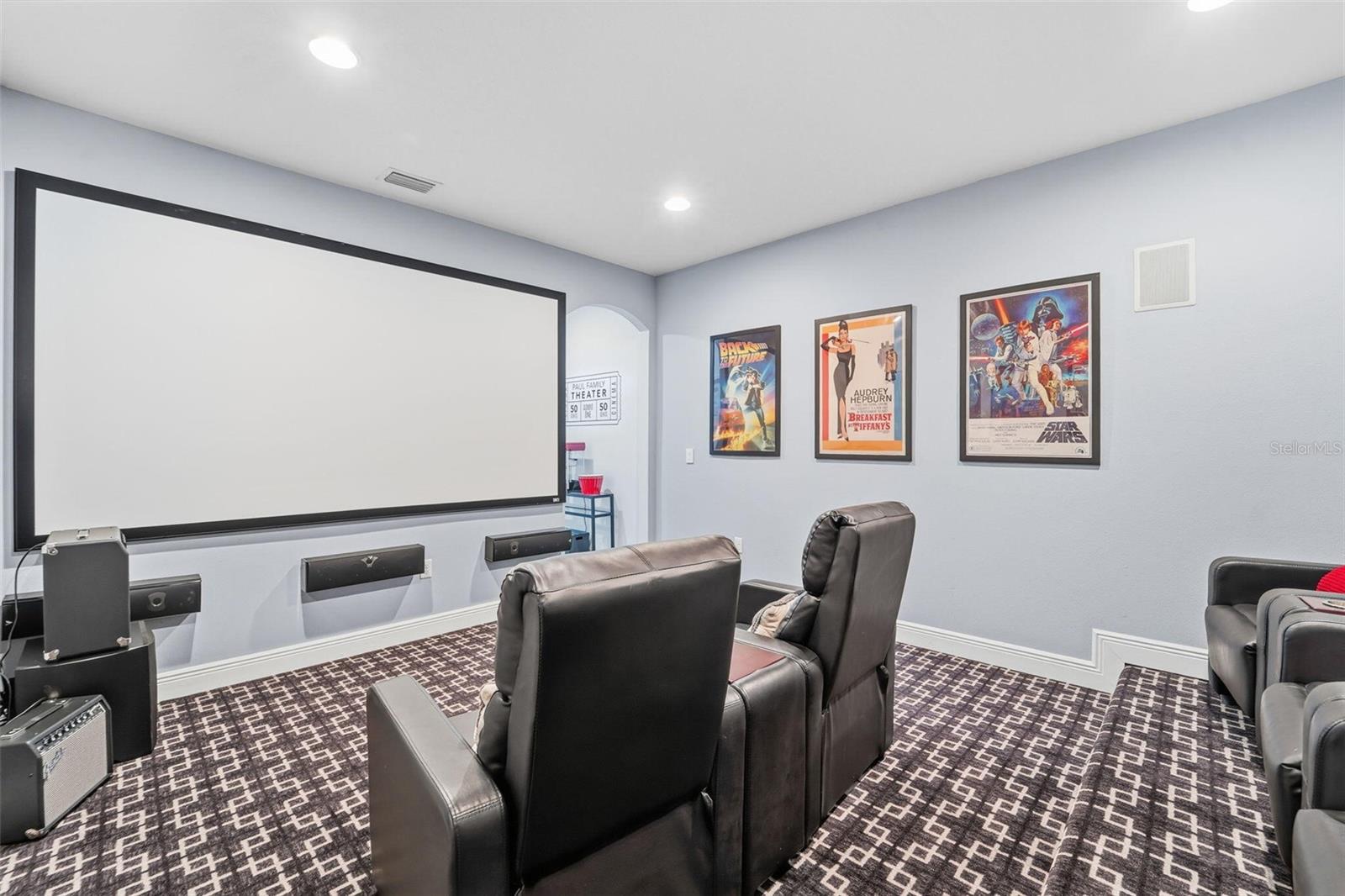 ESTUARY OF MOBBLY BAY - Residential