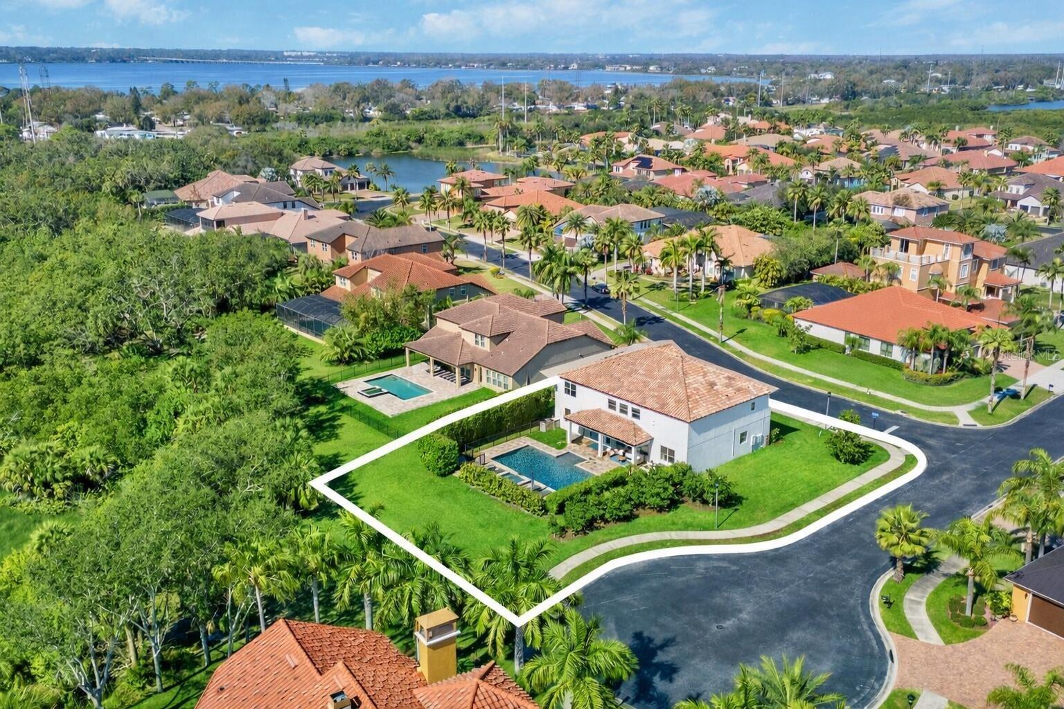 ESTUARY OF MOBBLY BAY - Residential