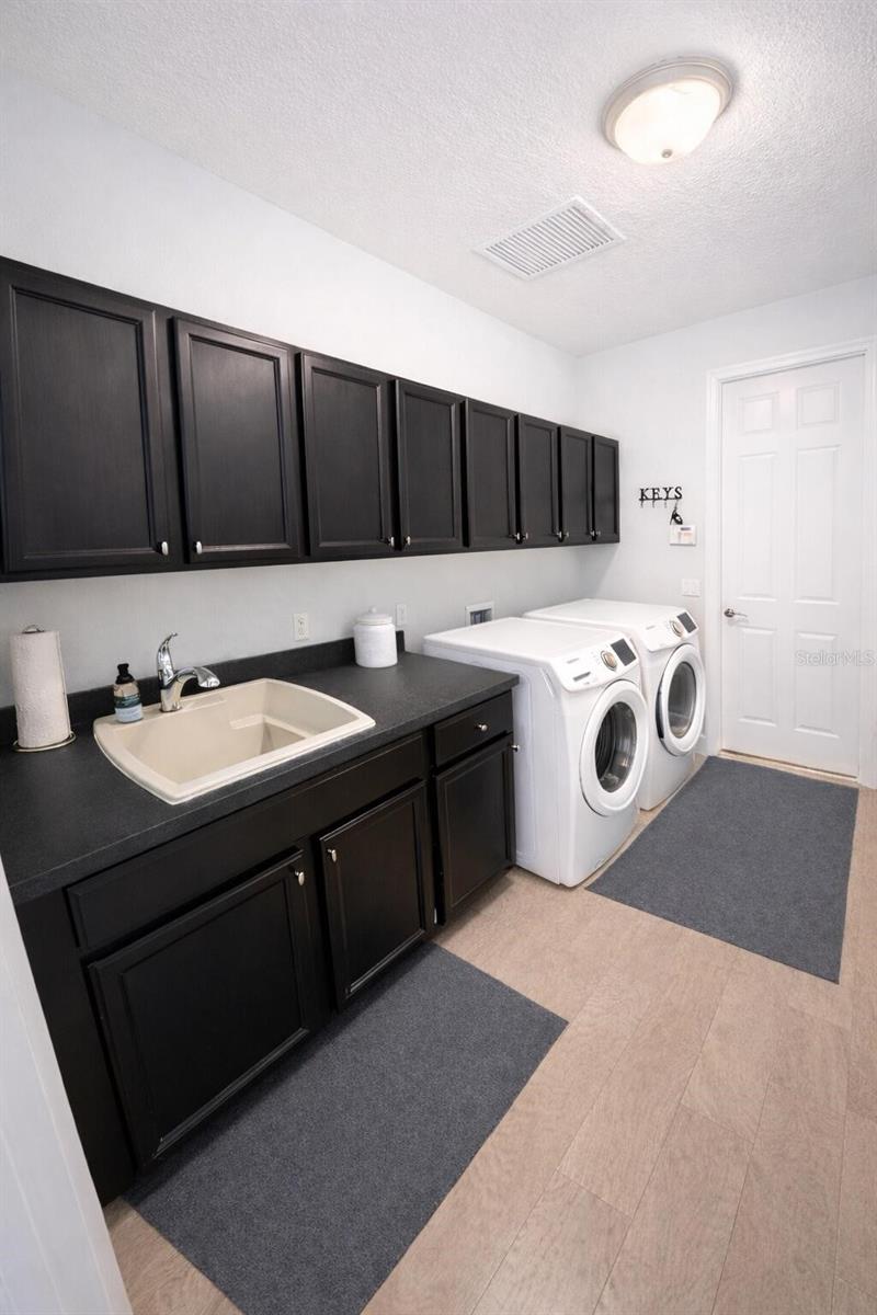 ESTUARY OF MOBBLY BAY - Residential