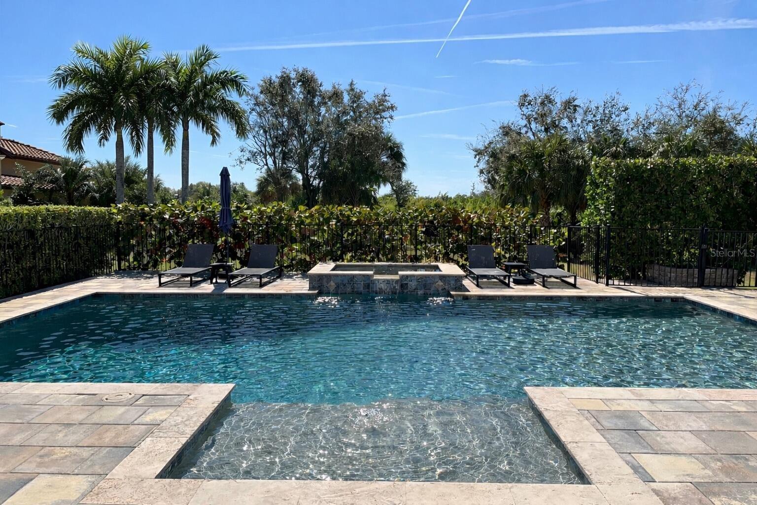 ESTUARY OF MOBBLY BAY - Residential
