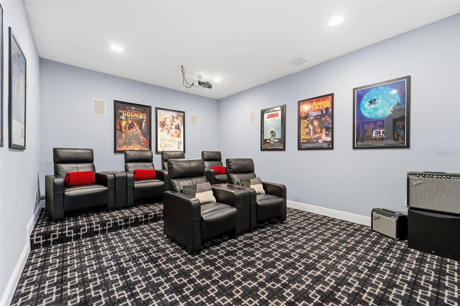 ESTUARY OF MOBBLY BAY - Residential