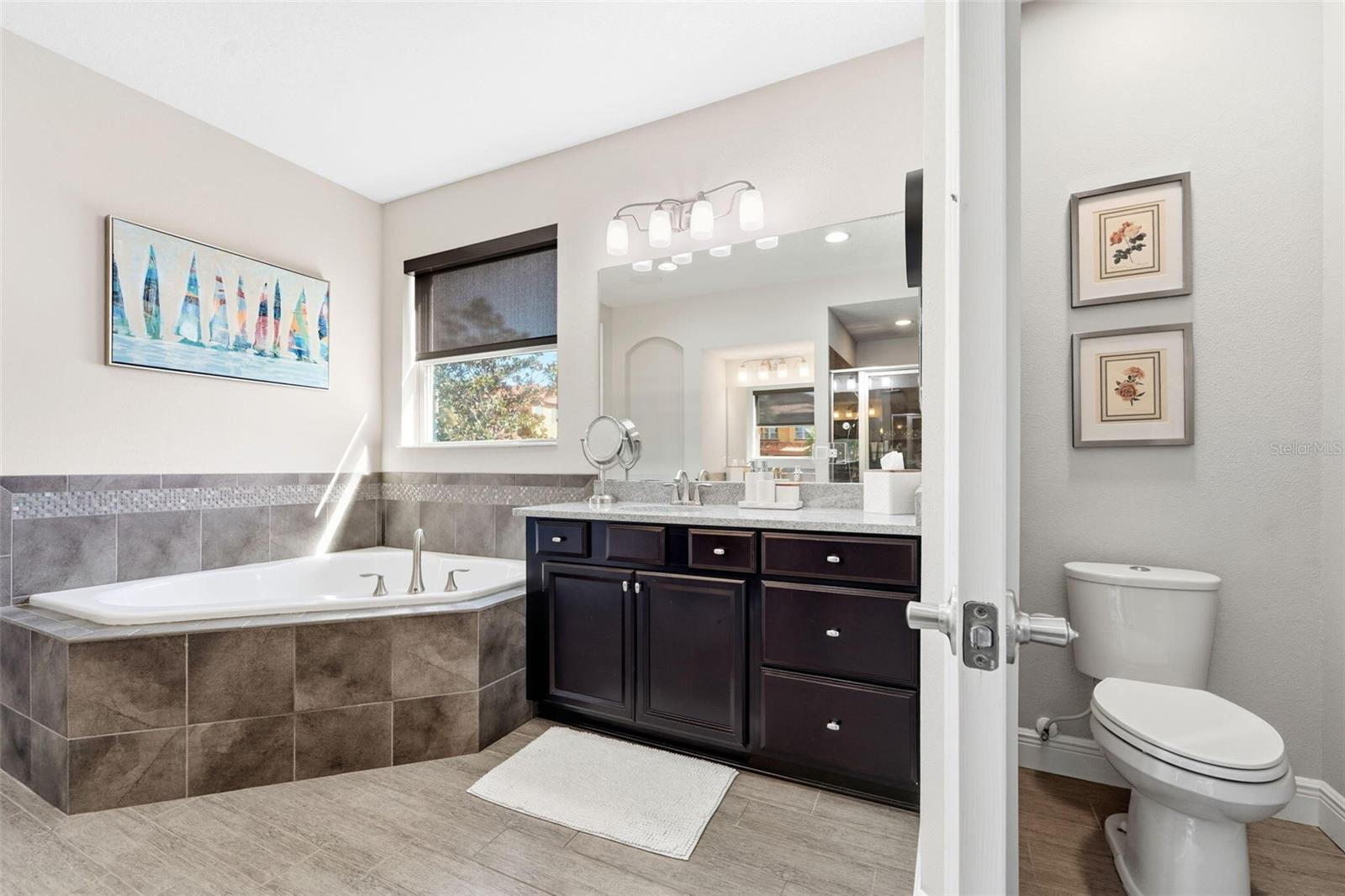 ESTUARY OF MOBBLY BAY - Residential