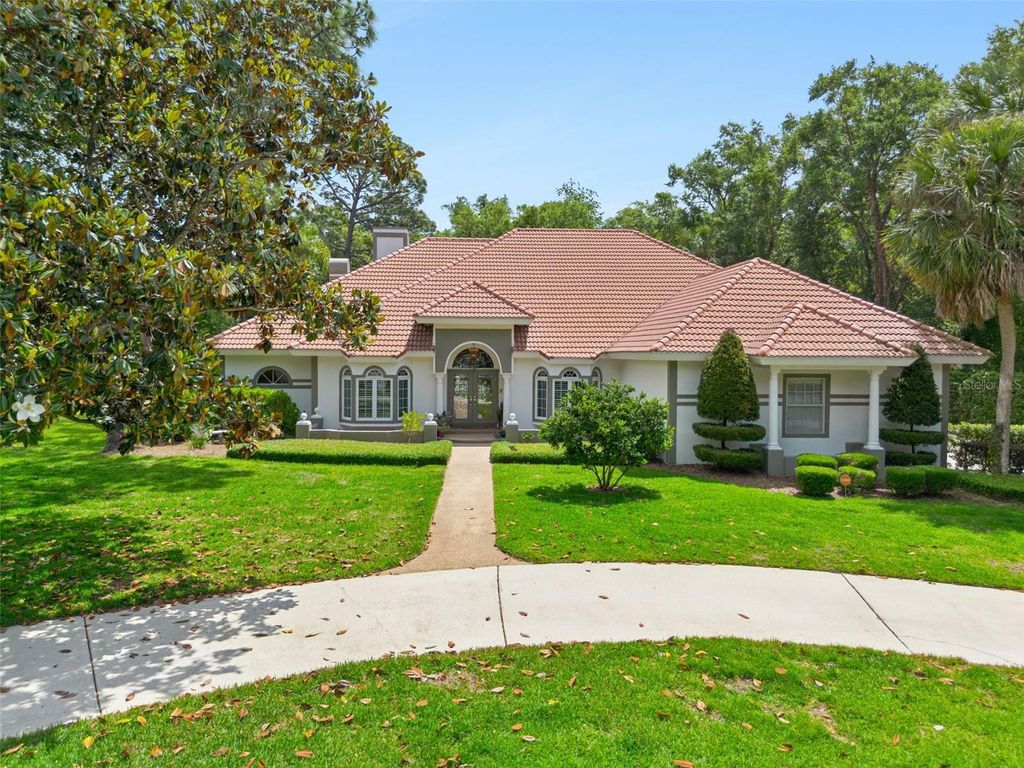 Photo of 628 E Club Circle, Longwood, FL 32779 (MLS # O6400643)