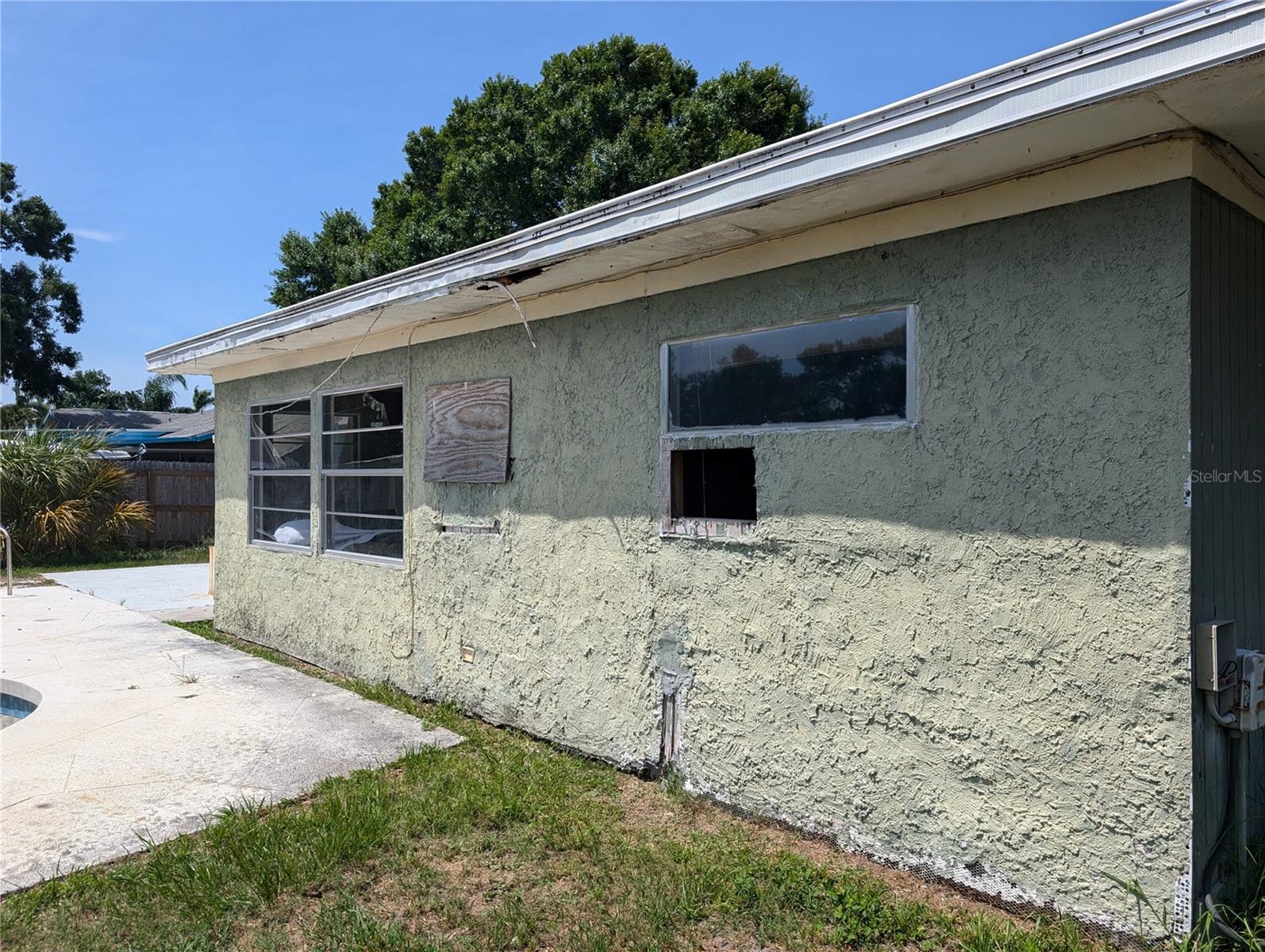 3646 LAKEWOOD DRIVE