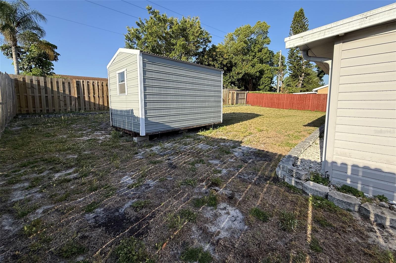 HILLTOP GROVES ESTATES - Residential