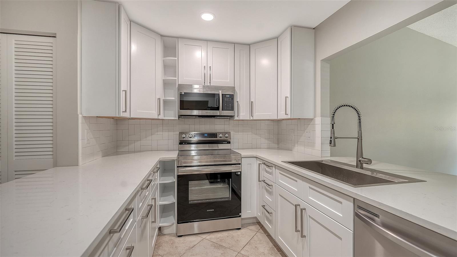 VILLAGE DES PINS III - Residential Lease