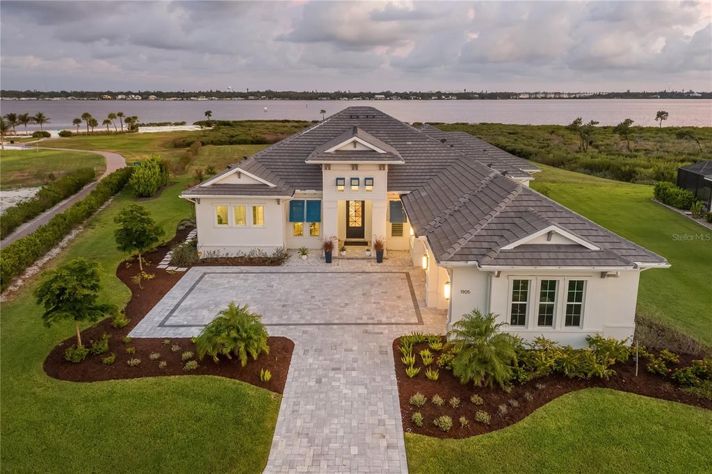 Photo of 1905 4th Street E, Palmetto, FL 34221 (MLS # A4698935)