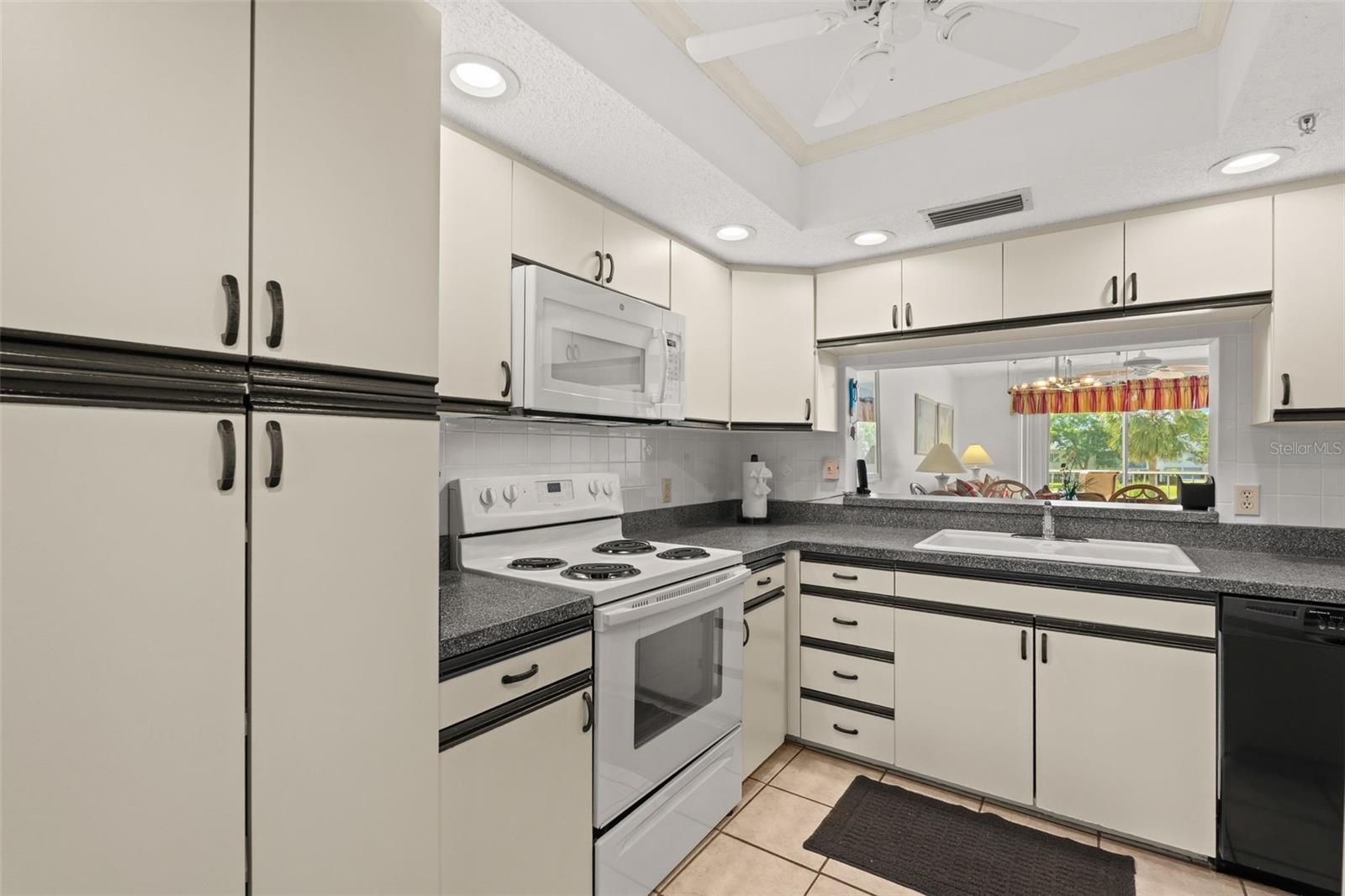 TERRACES 2 OF TARA - Residential