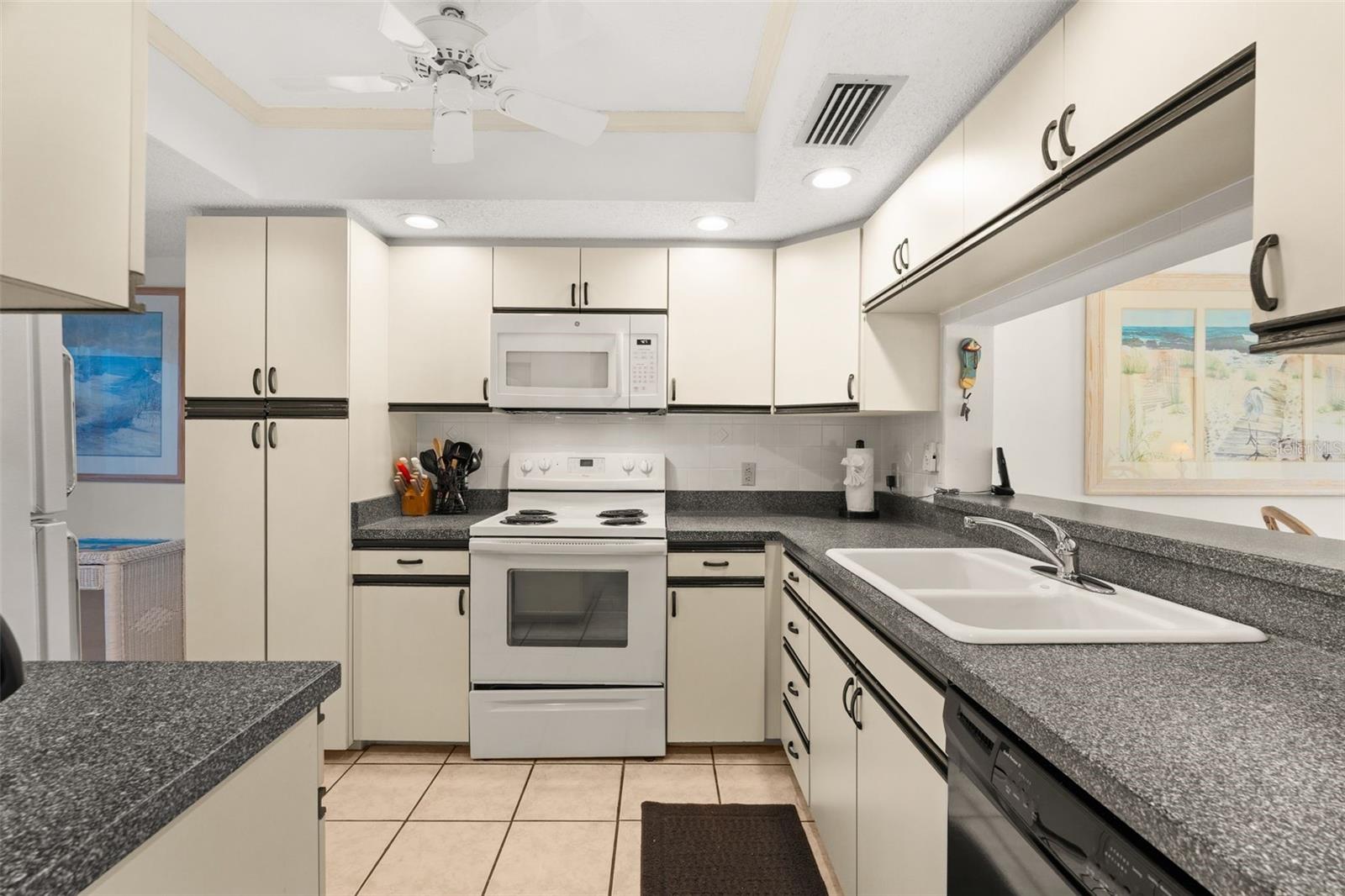 TERRACES 2 OF TARA - Residential