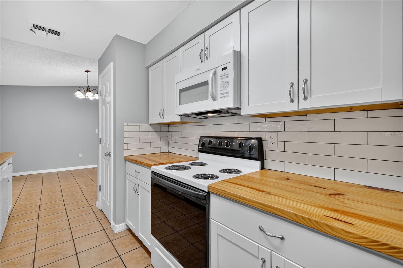 CRICKET LAKE VILLAGE - Residential