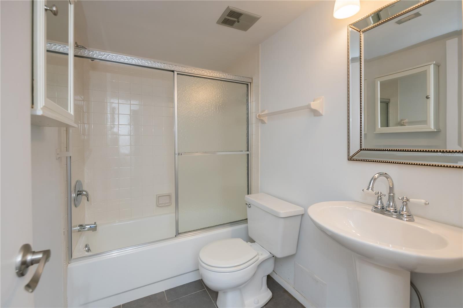 OAK FORREST - Residential