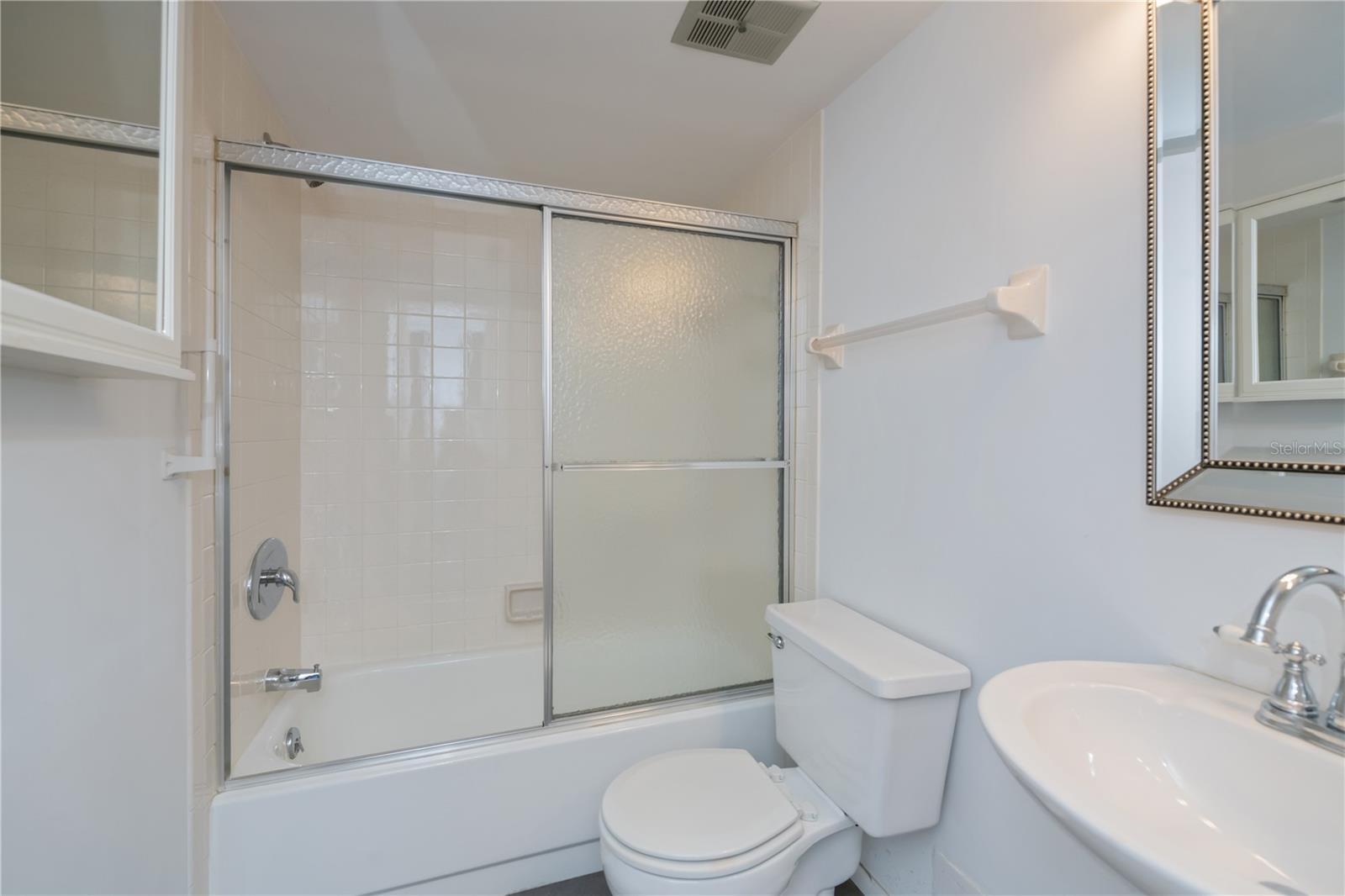 OAK FORREST - Residential