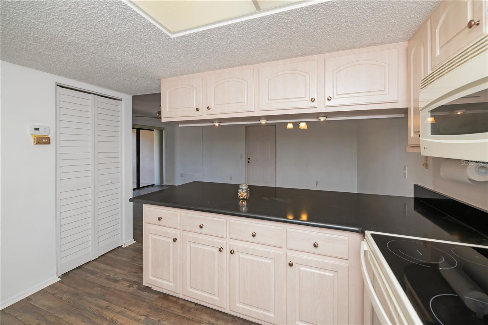 OAK FORREST - Residential