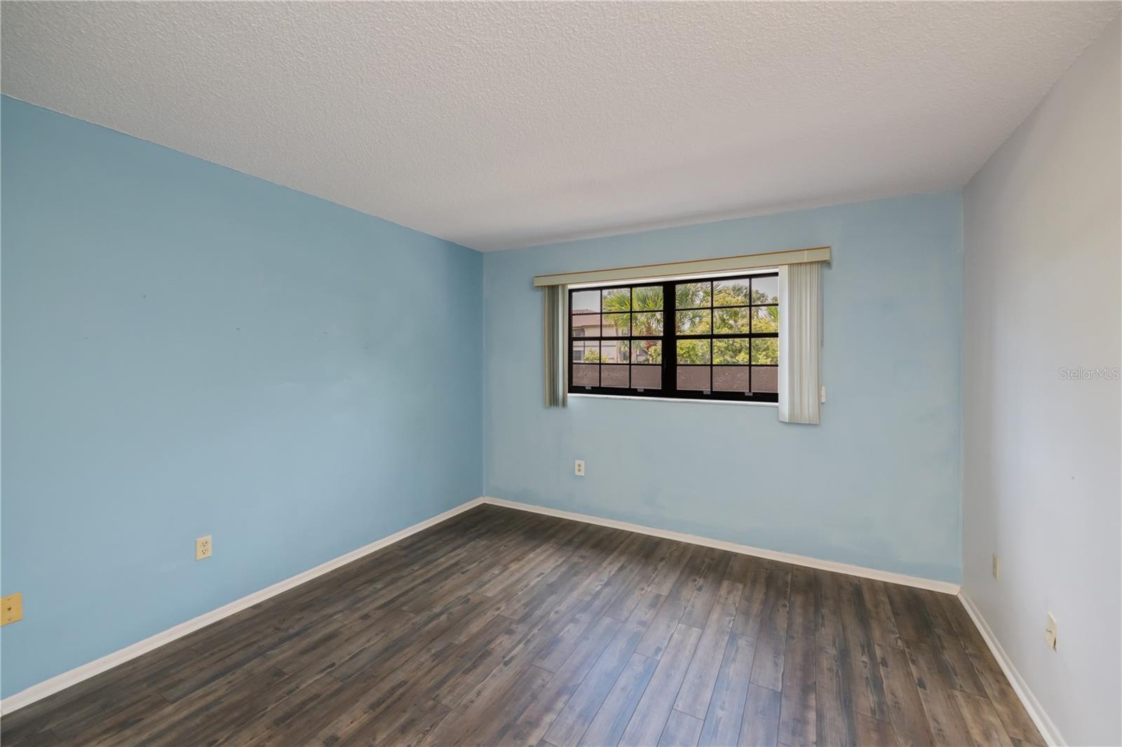 OAK FORREST - Residential