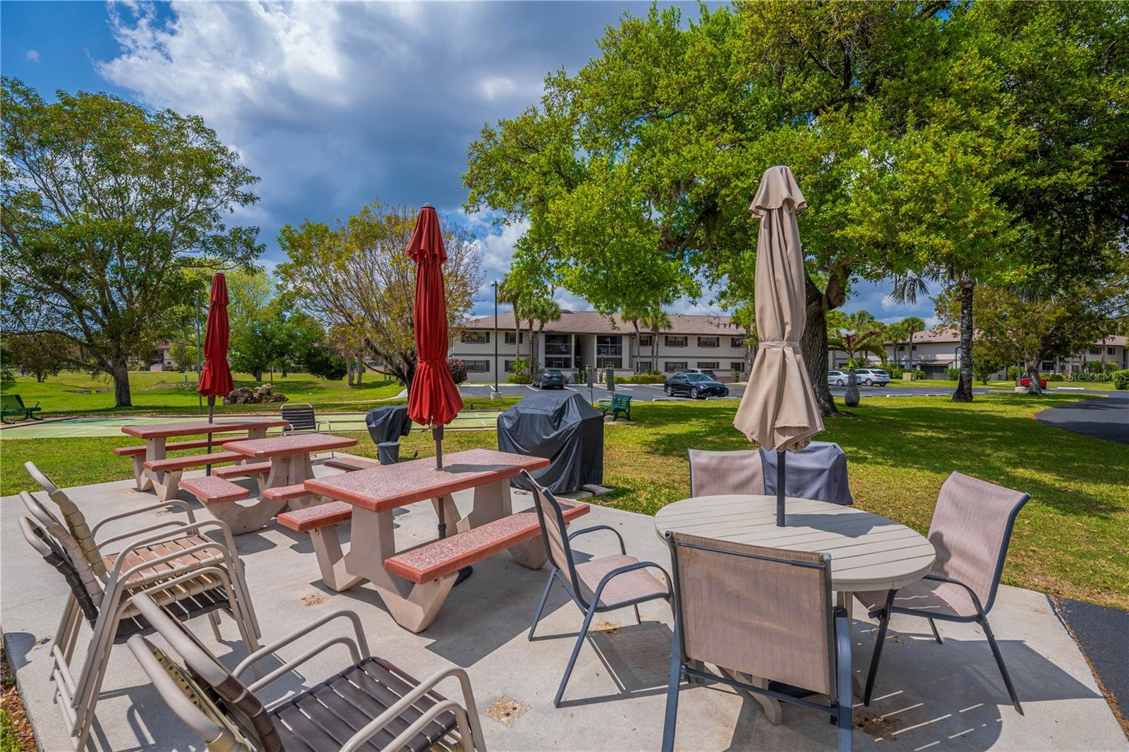 OAK FORREST - Residential