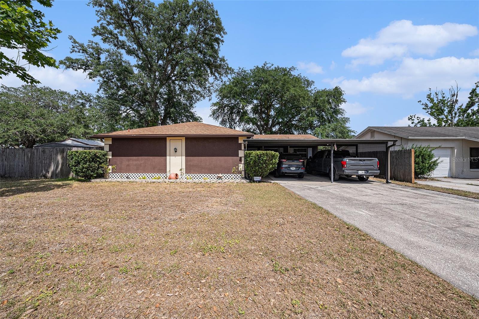 616 HIGHVIEW CIRCLE S