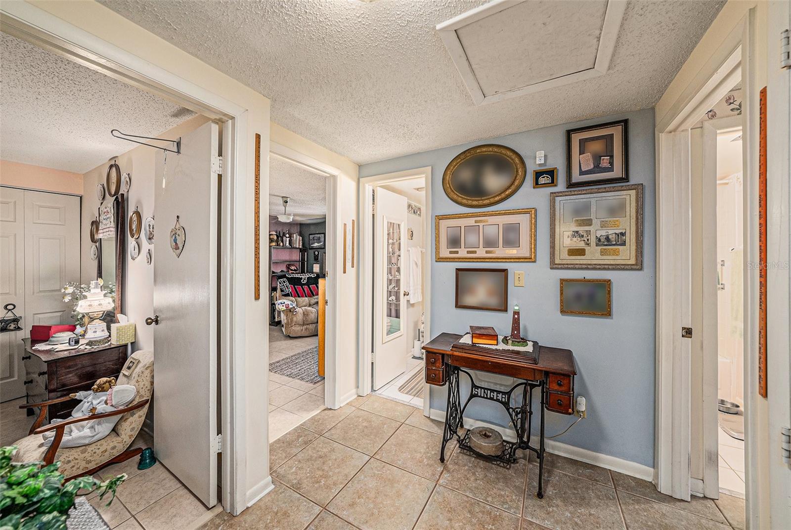616 HIGHVIEW CIRCLE S