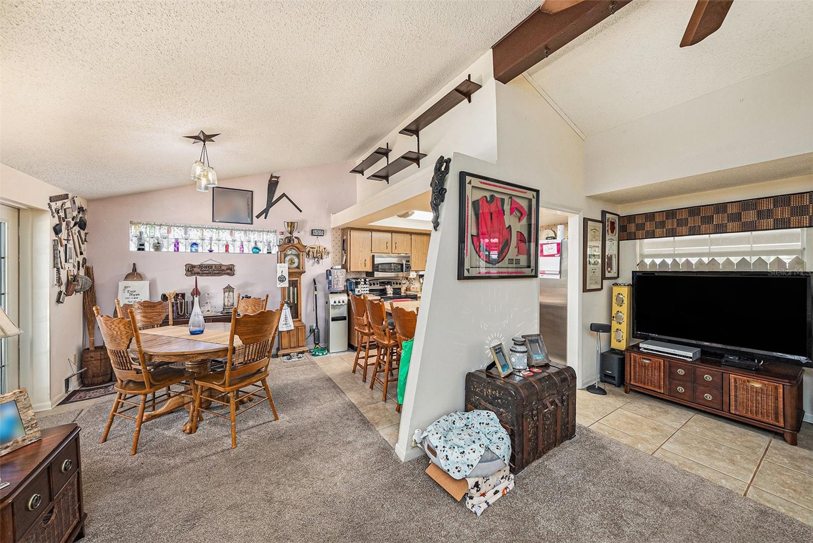 616 HIGHVIEW CIRCLE S