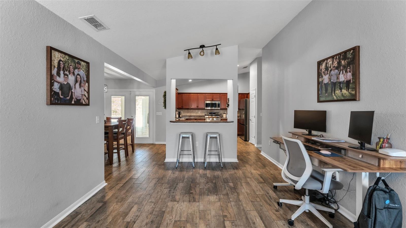 BLACKWATER OAKS - Residential