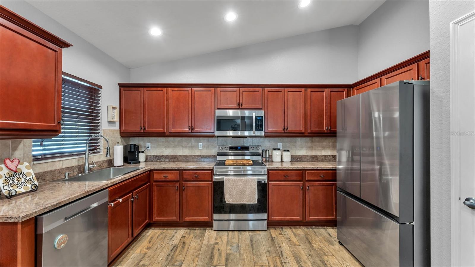 BLACKWATER OAKS - Residential