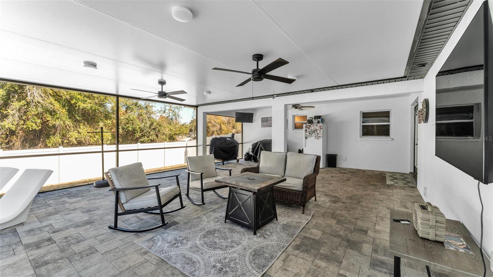 BLACKWATER OAKS - Residential