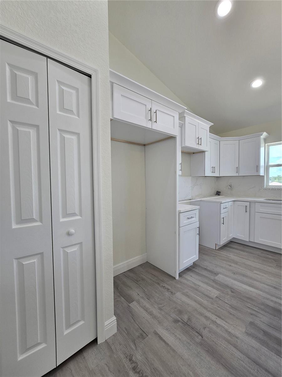 SILVER SPGS SHORES UN 24 - Residential