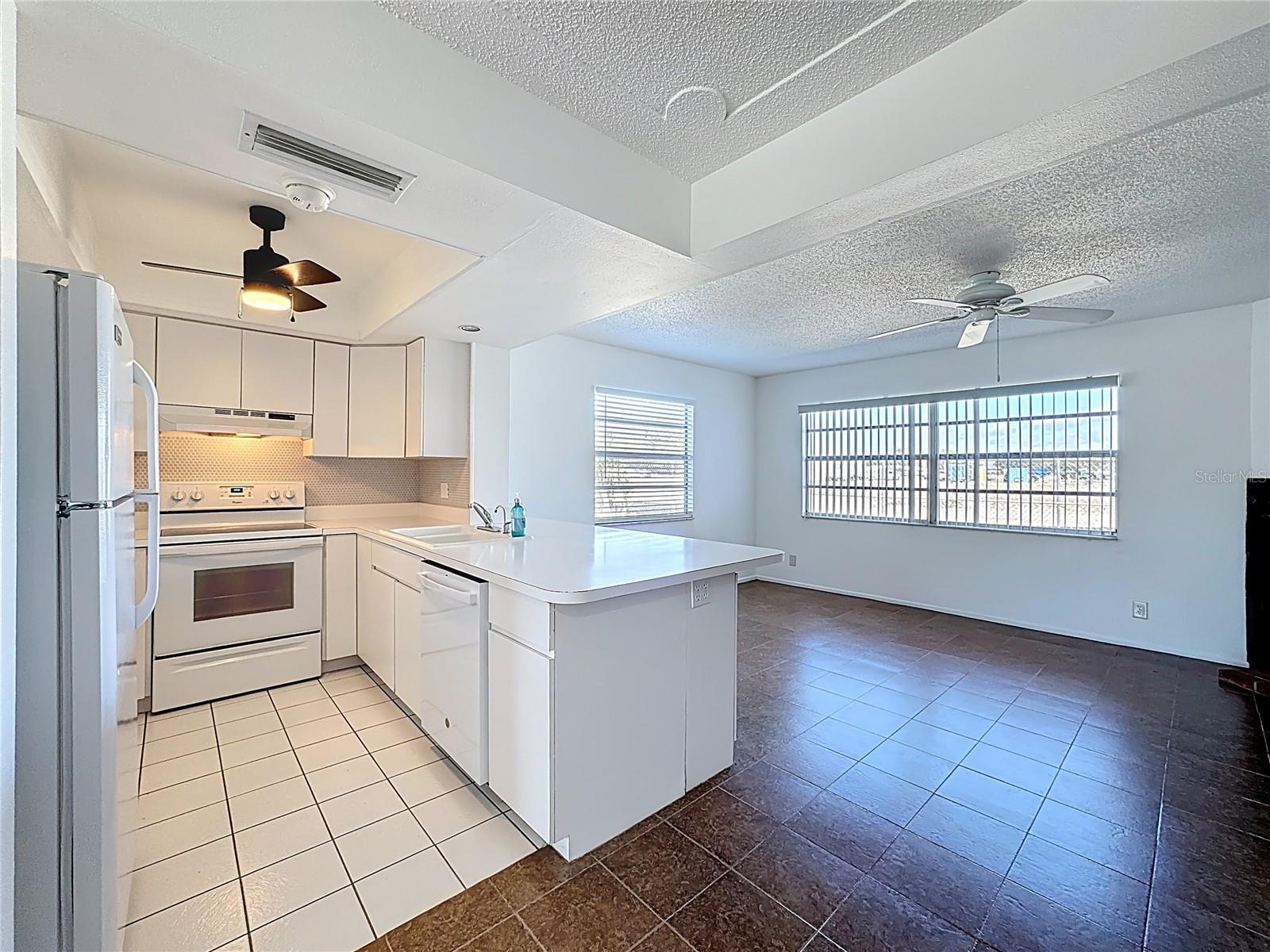 VENICE GARDENS - Residential