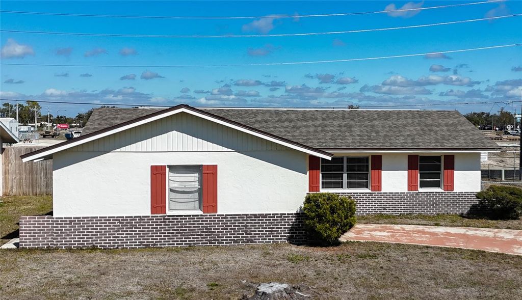 Photo of 637 Michigan Drive N, Venice, FL 34293 (MLS # N6143015)
