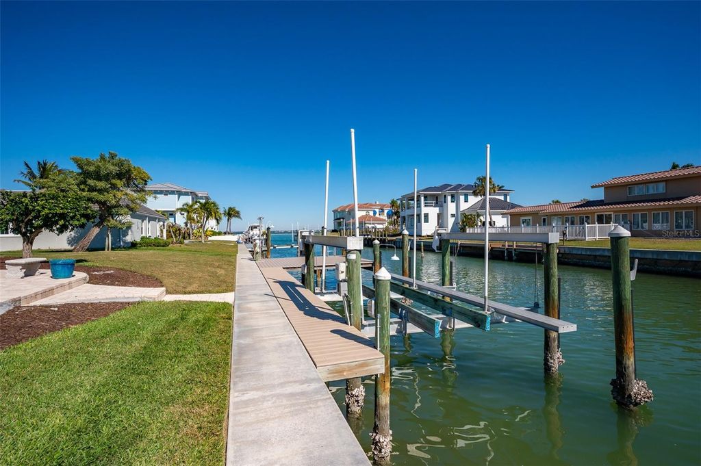 Photo of 548 Gunwale Lane, Longboat Key, FL 34228 (MLS # A4680965)
