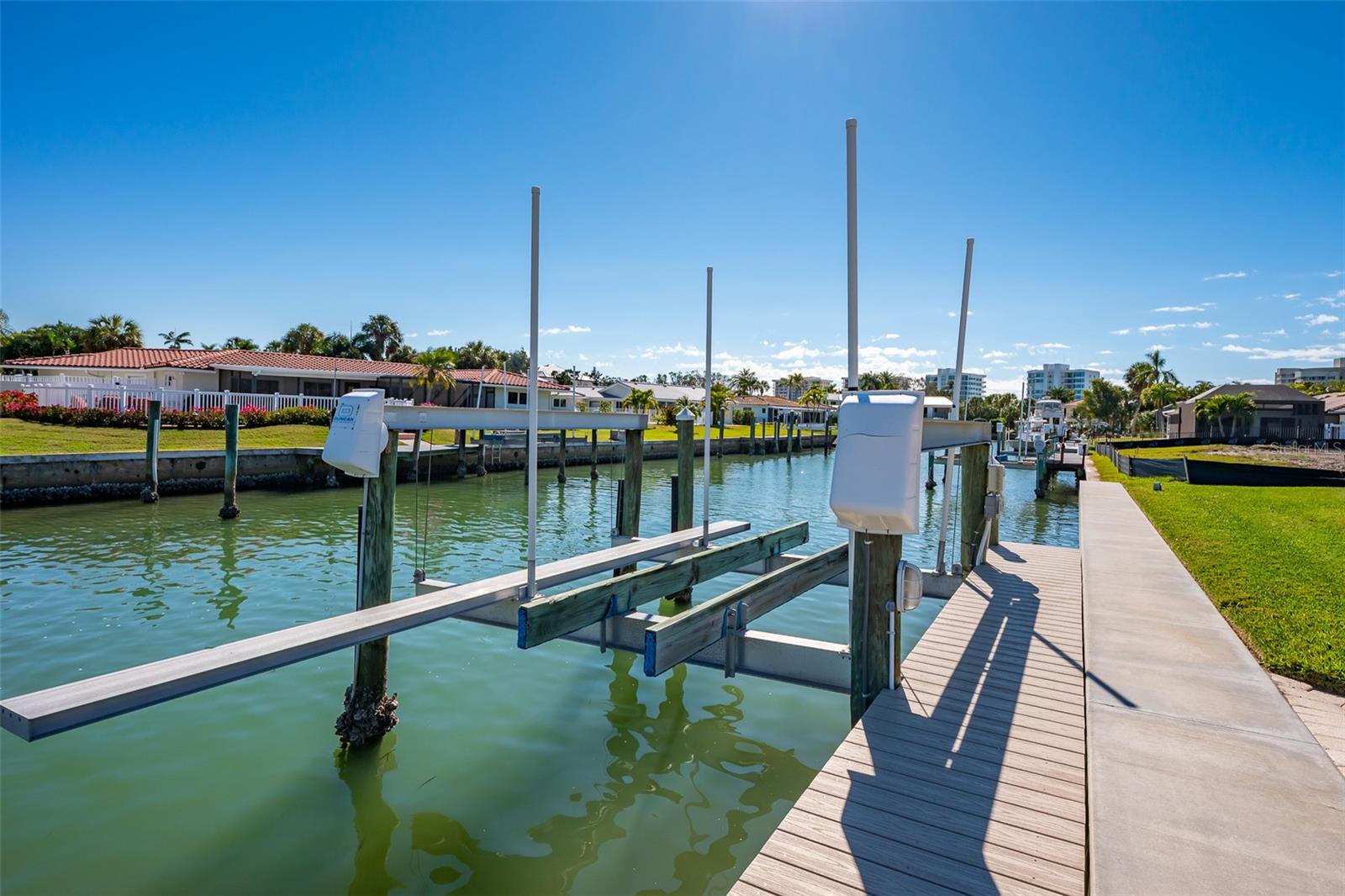 COUNTRY CLUB SHORES SEC 1 - Residential