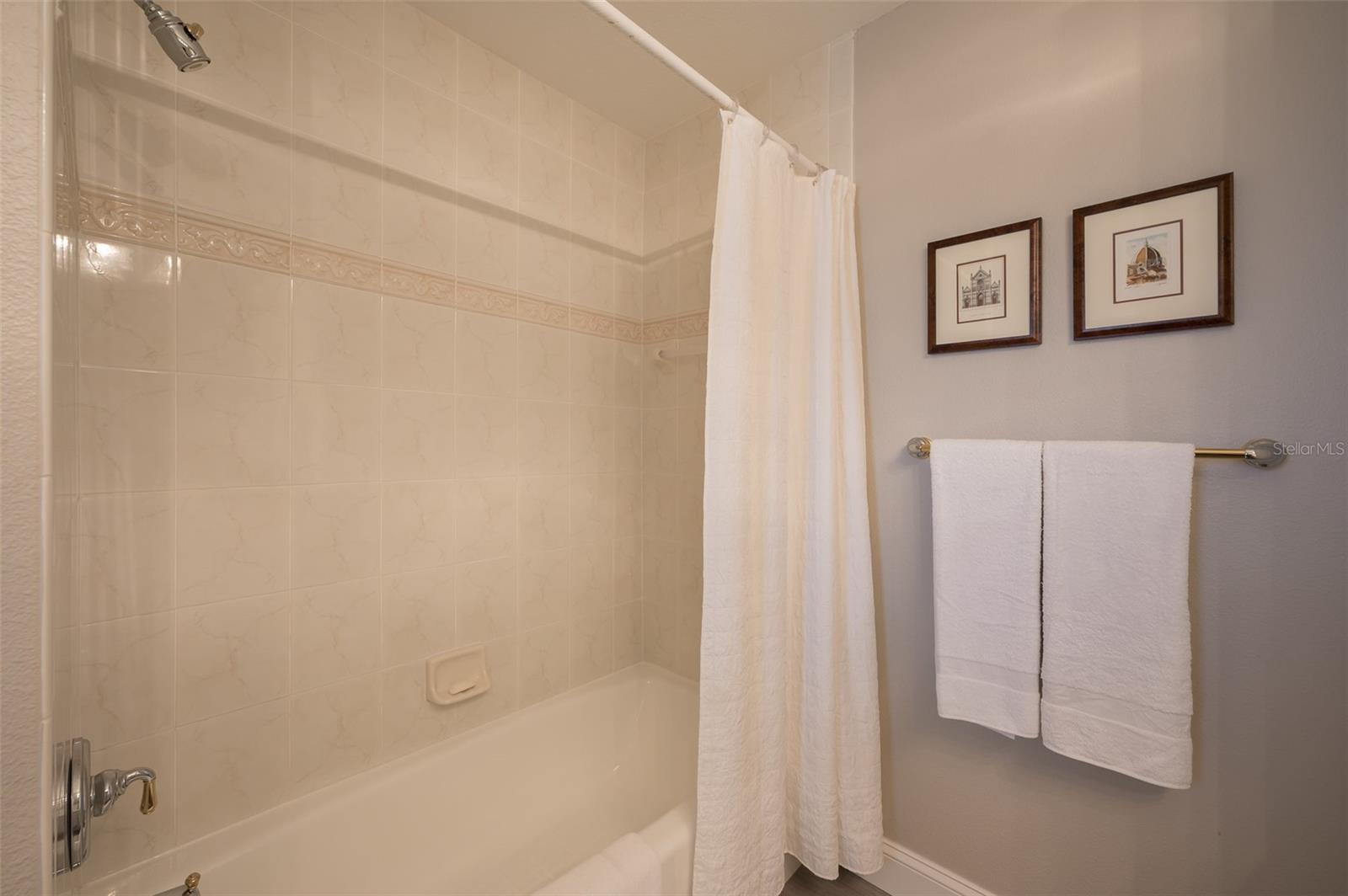 COUNTRY CLUB SHORES SEC 1 - Residential