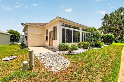 Tiny photo for 542 Loma Paseo Drive, Lady Lake, FL 32159 (MLS # G5114246)