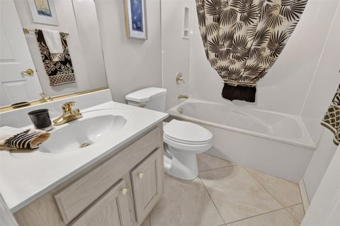 Tiny photo for 542 Loma Paseo Drive, Lady Lake, FL 32159 (MLS # G5114246)