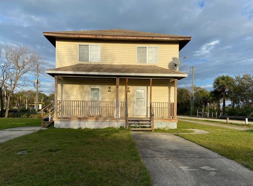Newly renovated 2 bedroom 1 1/2 bath duplex available in excellent location off US1 and 10th.  Built in 1989 the unit features stack-able laundry closet, 2 bedrooms and a full bath upstairs and living/dining combo, kitchen, half bath and deck off the living room downstairs. A desired location that is convenient to shopping, downtown, and beaches.