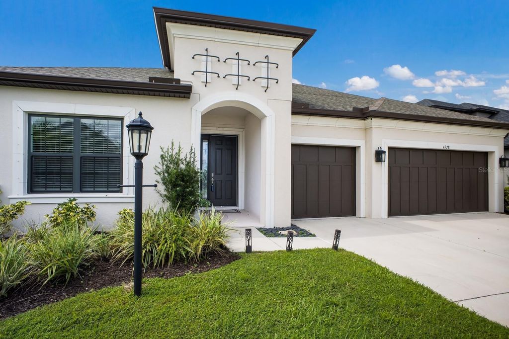 Photo of 4528 Pond Brook Court, Bradenton, FL 34211 (MLS # A4666112)