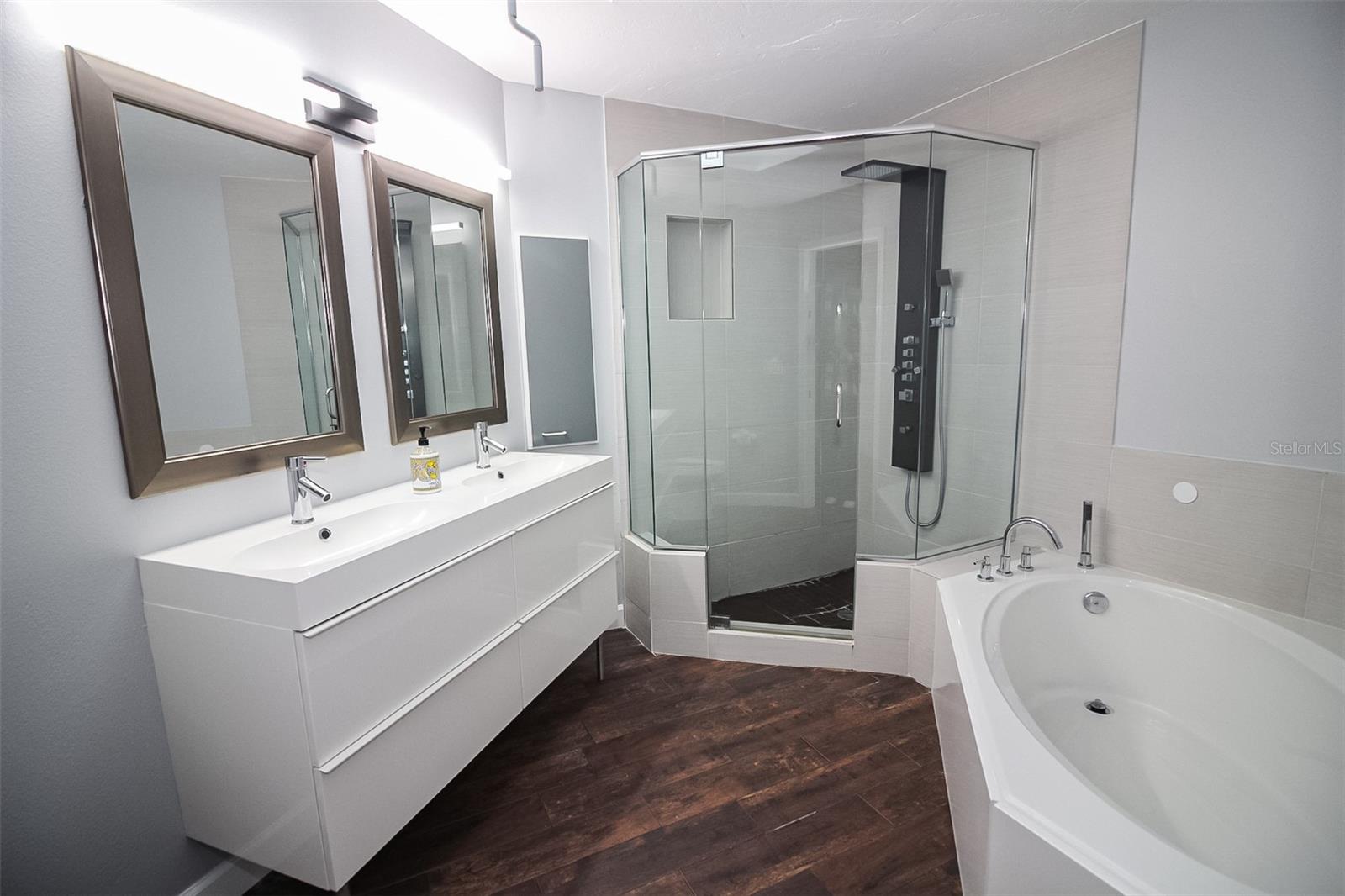 WOODLAND PARK - Residential