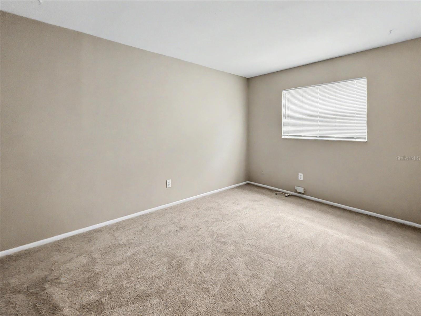RIDGEWOOD ESTS 19TH ADD - Residential Lease