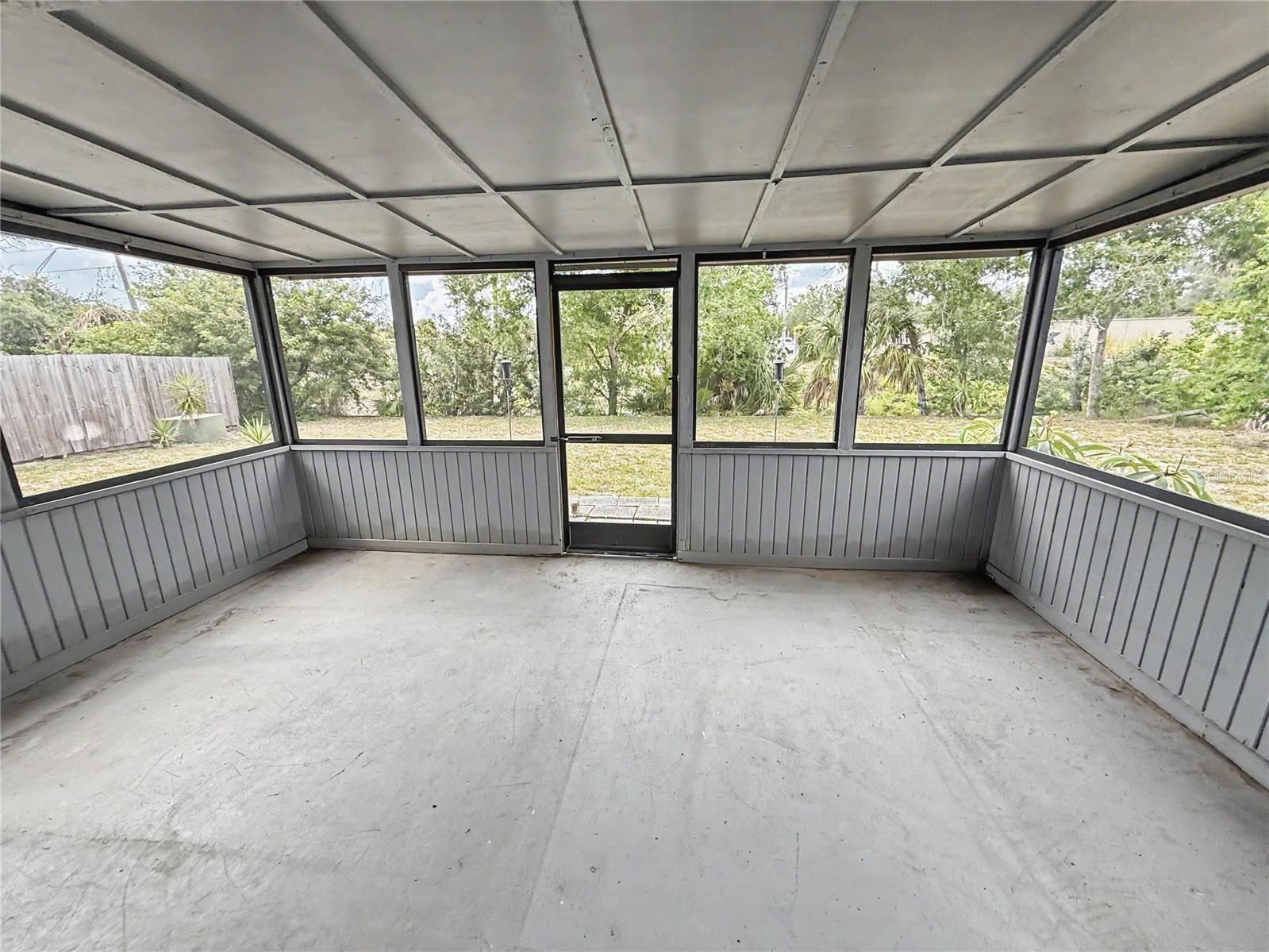 RIDGEWOOD ESTS 19TH ADD - Residential Lease