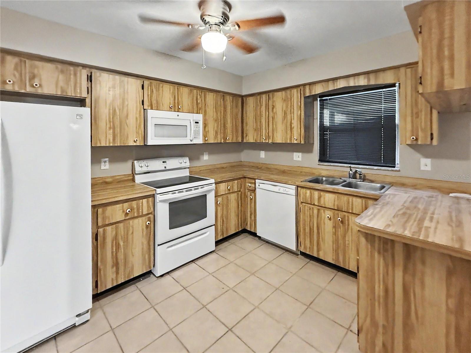 RIDGEWOOD ESTS 19TH ADD - Residential Lease