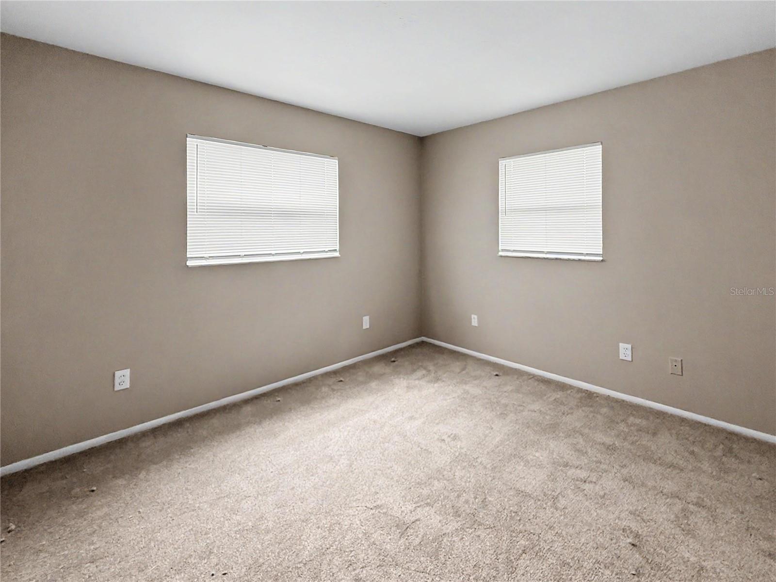 RIDGEWOOD ESTS 19TH ADD - Residential Lease