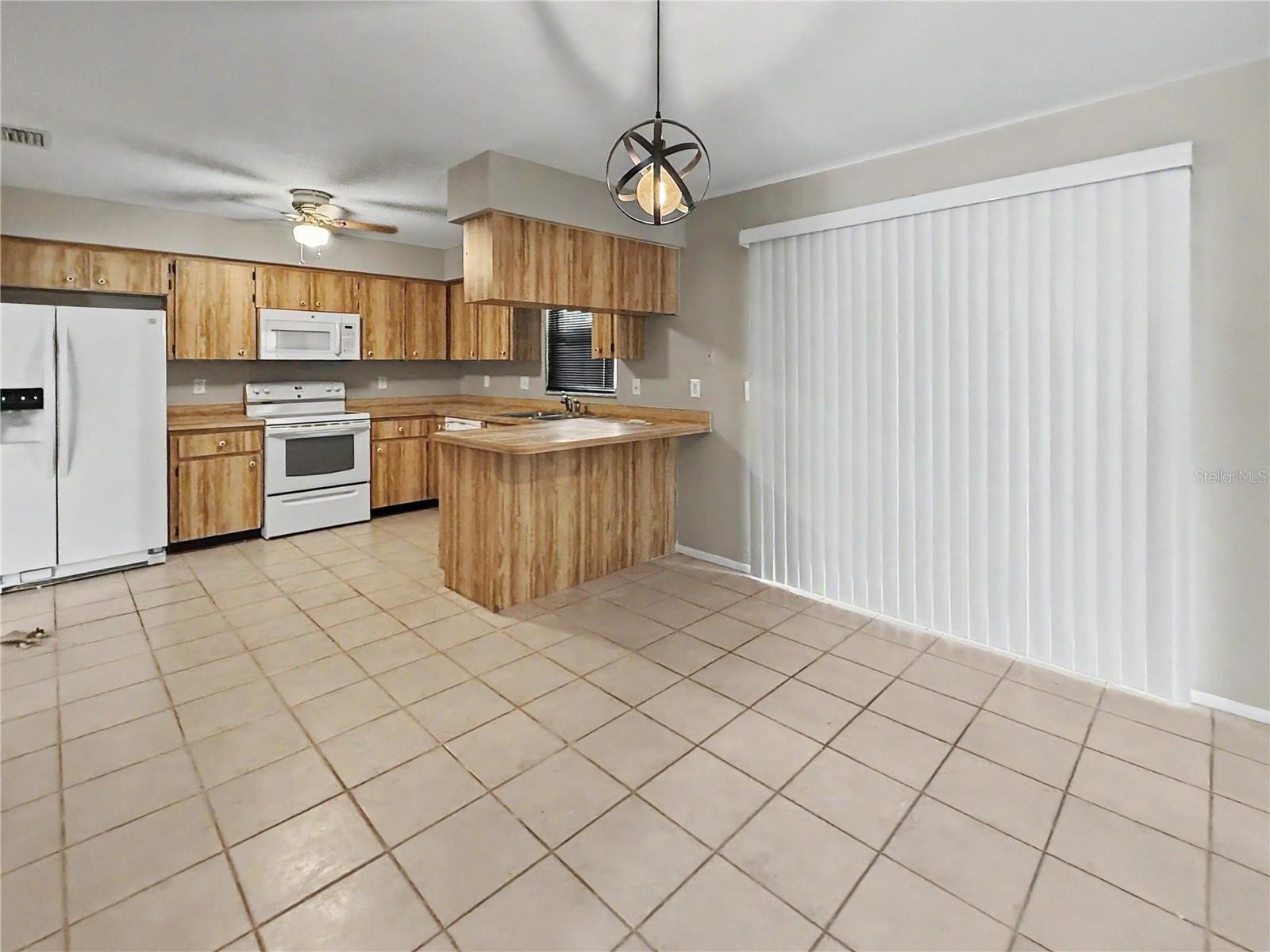 RIDGEWOOD ESTS 19TH ADD - Residential Lease