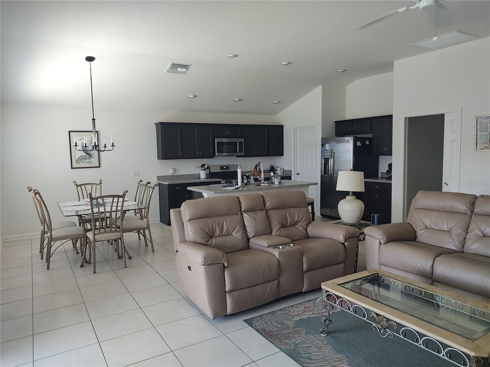 VILLAGES/SOUTHERN OAKS UN #52 - Residential Lease