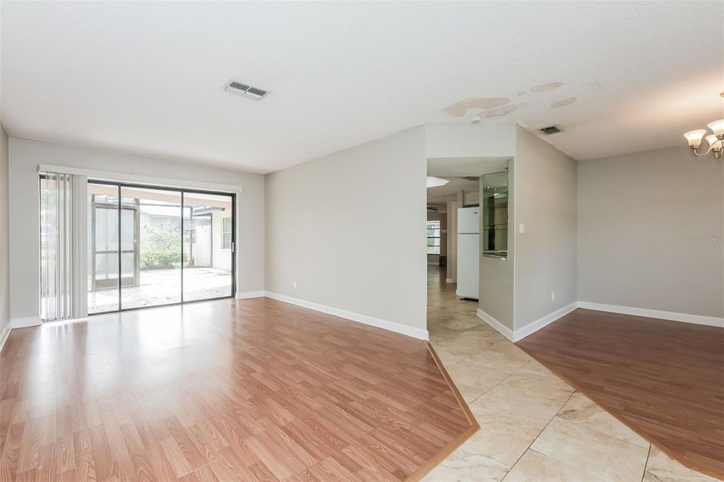 Photo of 1303 Sandalwood Drive, Plant City, FL 33563 (MLS # O6366018)