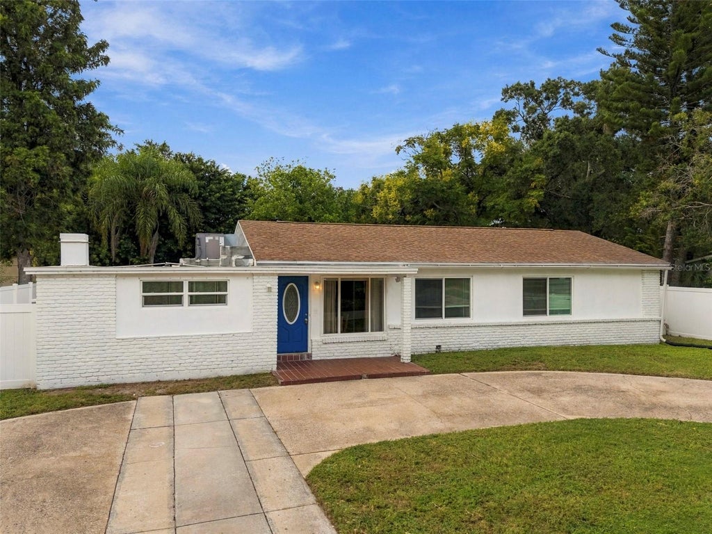 Photo of 6726 12th Street N, St Petersburg, FL 33702 (MLS # TB8555259)
