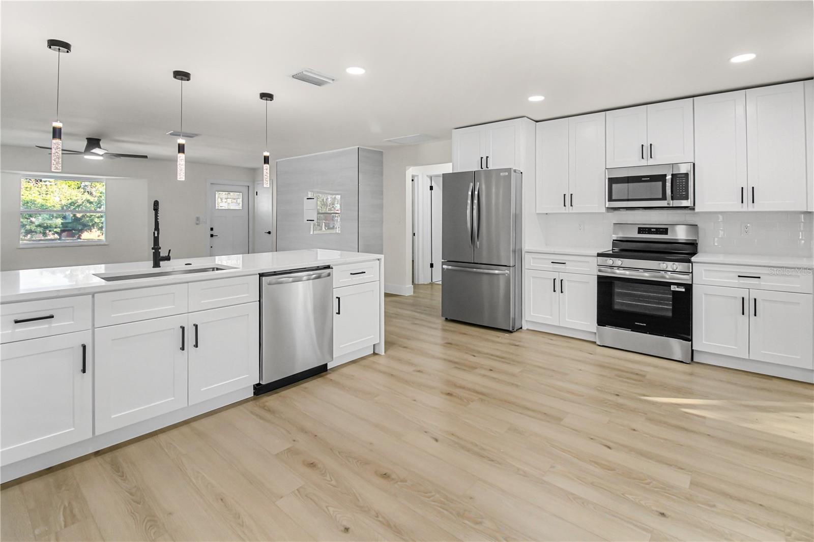 MEADOW LAWN 15TH ADD - Residential