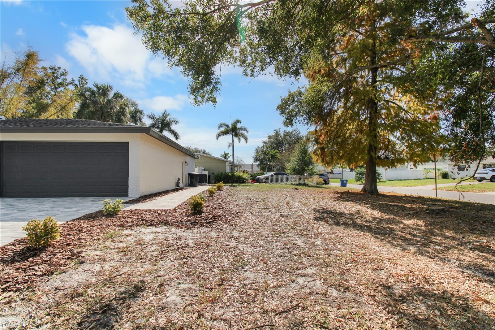 MEADOW LAWN 15TH ADD - Residential