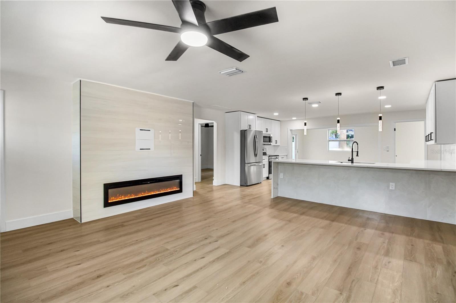 MEADOW LAWN 15TH ADD - Residential