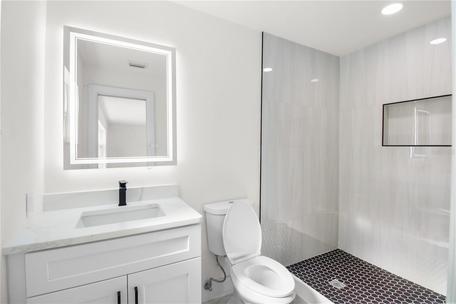 MEADOW LAWN 15TH ADD - Residential